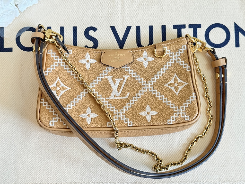 100% Original Louis Vuitton Easy Pouch on Strap M81066 Preloved